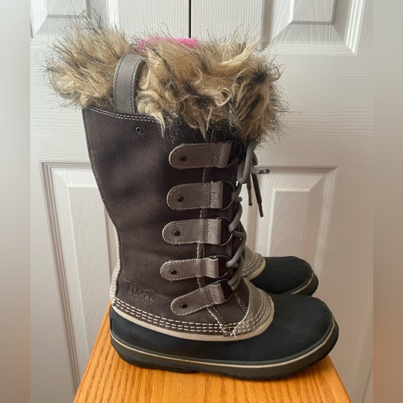 SOREL Joan Of Arctic Quarry/Black Waterproof Faux Fur Winter Snow Boots SZ 8 - Picture 2 of 9
